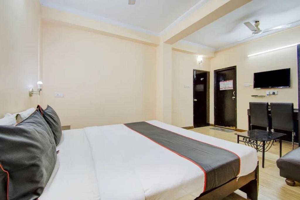 Dover Inn By Bookmerihotel Kolkata Bagian luar foto