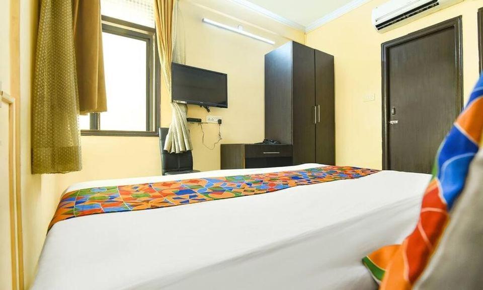 Dover Inn By Bookmerihotel Kolkata Bagian luar foto