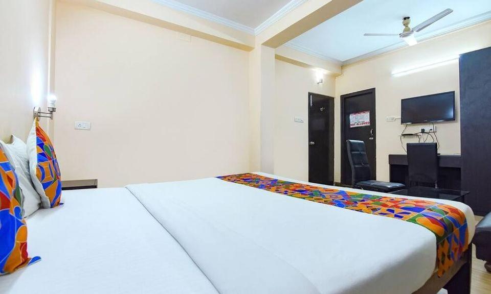 Dover Inn By Bookmerihotel Kolkata Bagian luar foto